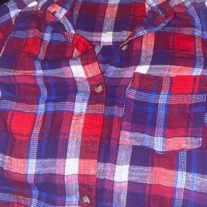 Women’s plaid button up